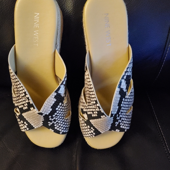 Nine West Platform Sandals size 6.5 EUC - Picture 3 of 5